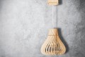 Deku - Sybilla Lampa wisząca dekoracyjna drewniana Biała oprawka.jpg